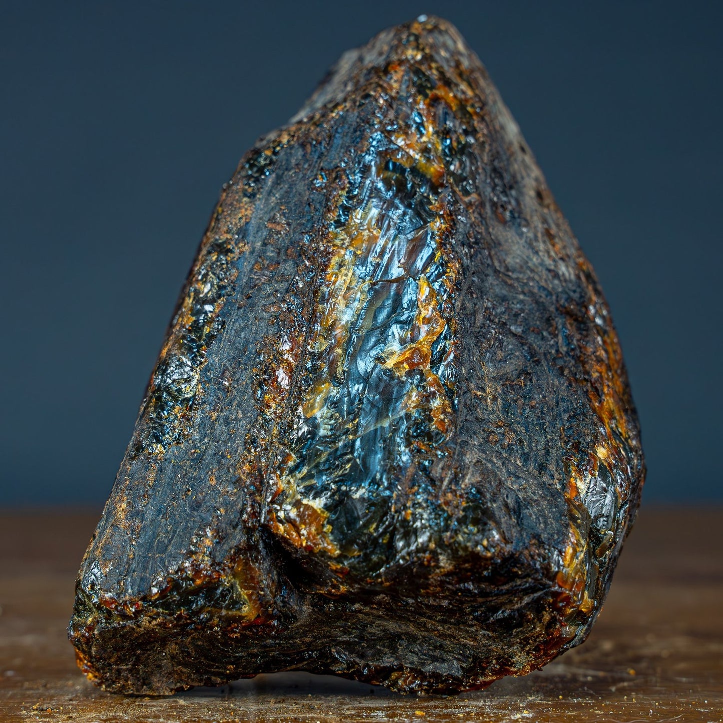 Naturlicher Blau-Roter Bernstein aus Indonesien - 370,58g