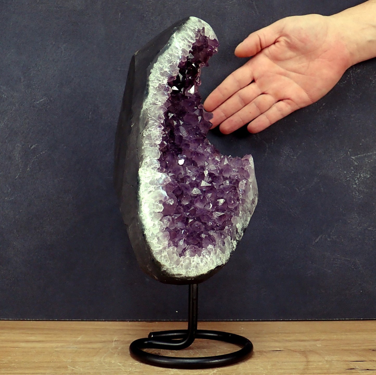 Großer Amethyst auf Ständer - 5072,57g - 340×160×140mm