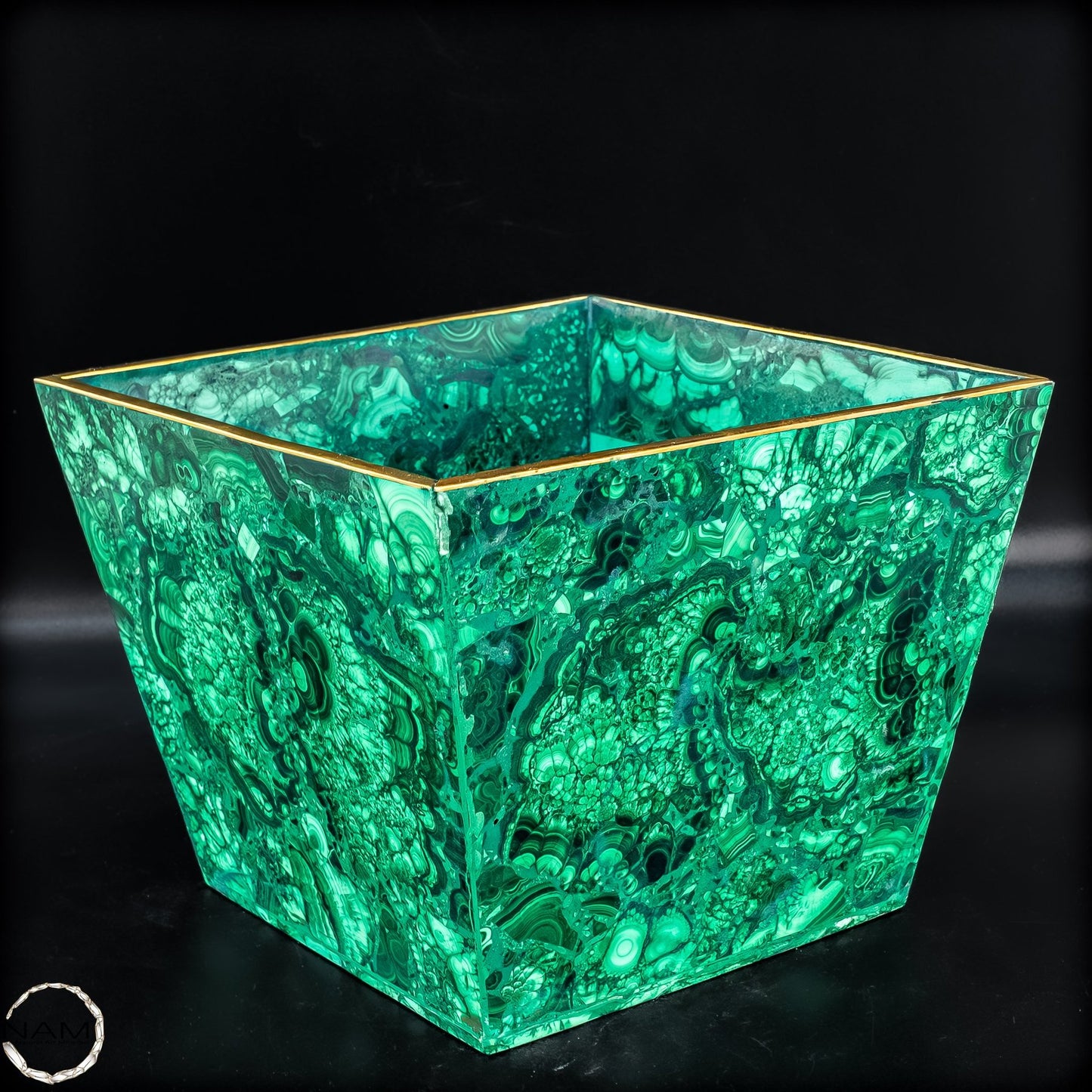 Malachit-Vase in majestätischer Eleganz  - 2235,32g