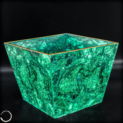 Malachit-Vase in majestätischer Eleganz  - 2235,32g
