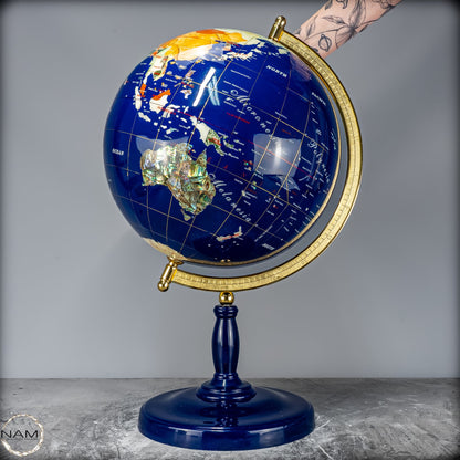 Exklusiver Globus aus Lapislazuli und Edelsteinen – 6428,22g