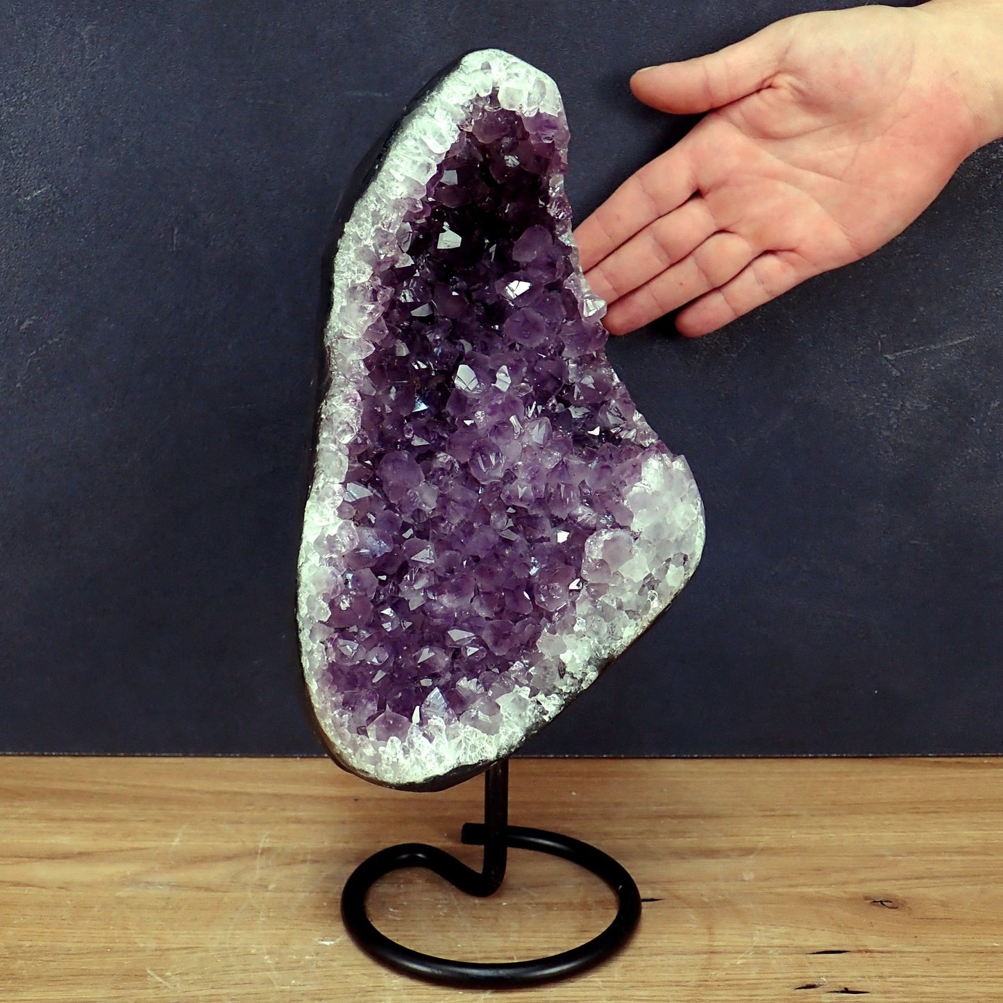 Großer Amethyst auf Ständer - 5072,57g - 340×160×140mm