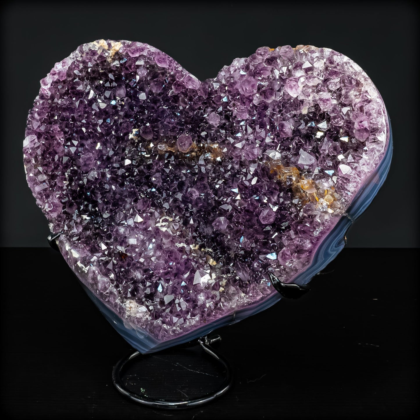 Natürlicher Amethyst-Herz Druse auf Ständer – 5640,61g