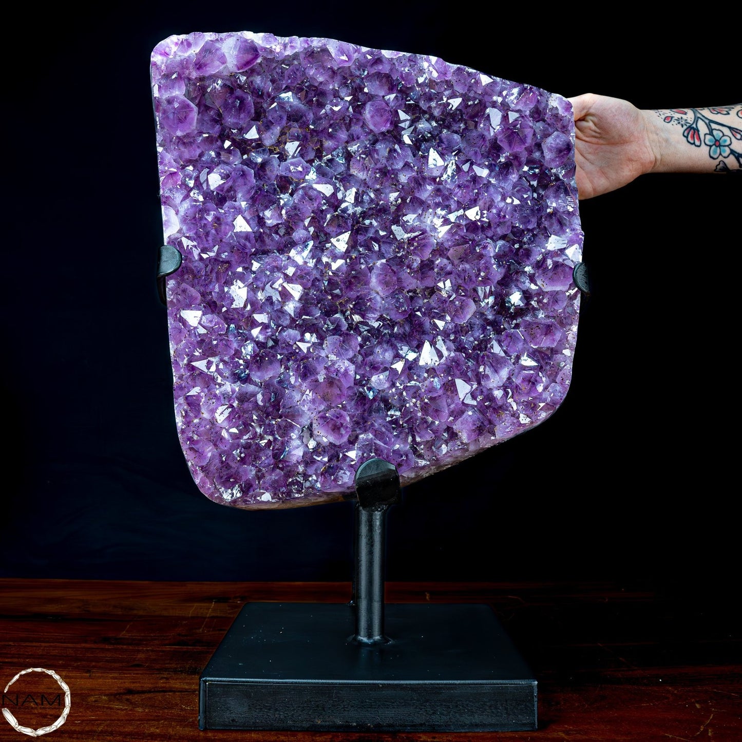 Natürliche Amethyst-Kristalle/Druse auf Ständer - 20956,11g