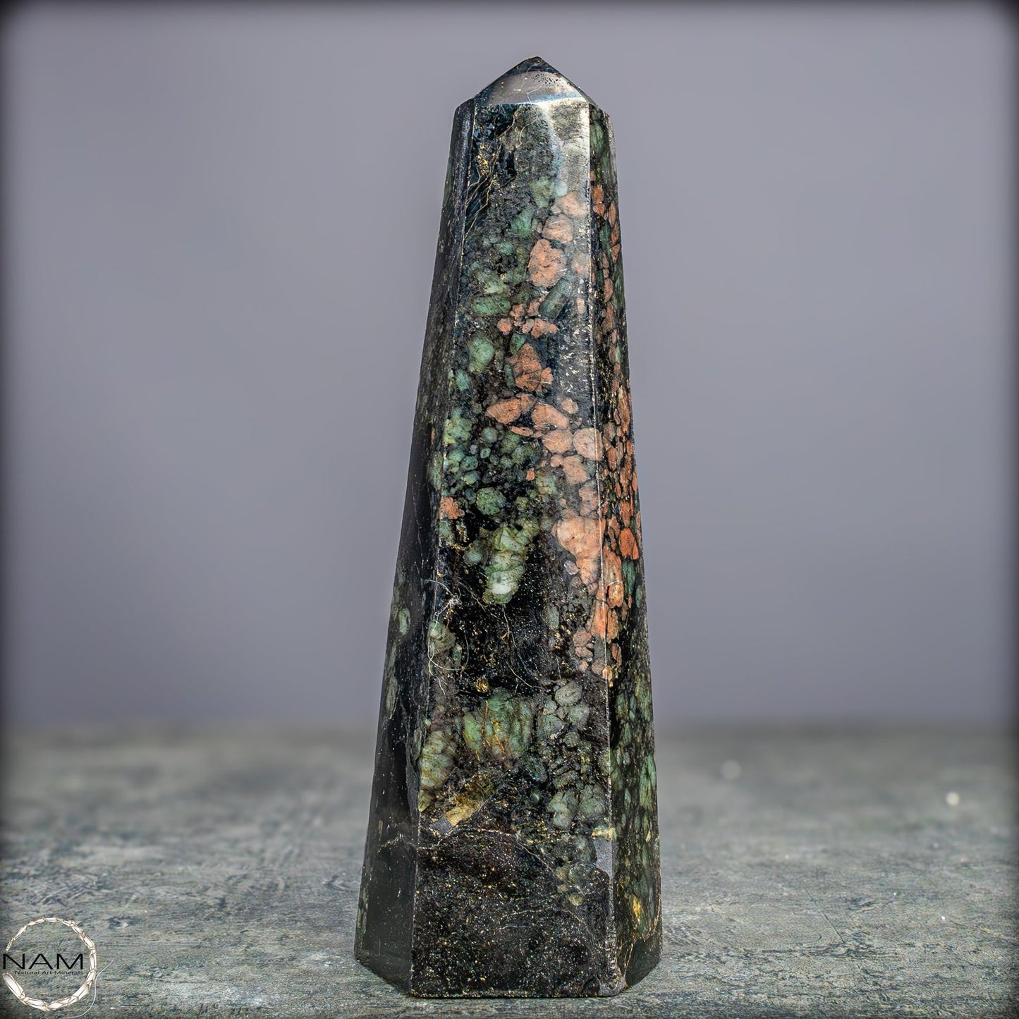 Natürlicher Smarag-Obelisk aus Kolumbien - 388,85g