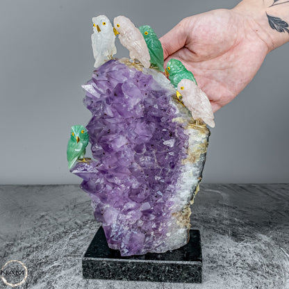 Amethyst-Druse mit Edelsteinvögeln aus Rosenquarz, Bergkristall & Aventurin- 2200,02g