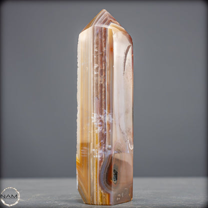 Natürlicher Achat-Kristall Obelisk mit Druse - 725,25g
