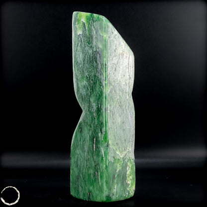 Natürliche Jade-Nephrit Freiform aus Burma - 803,15g