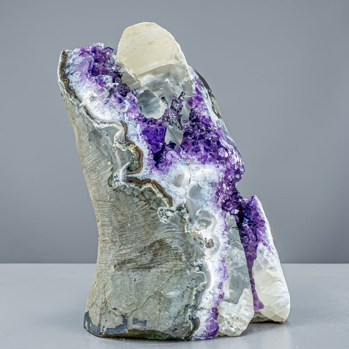 Perfekte  Amethyst-Druse mit Calcit kristallen - 3709,25g