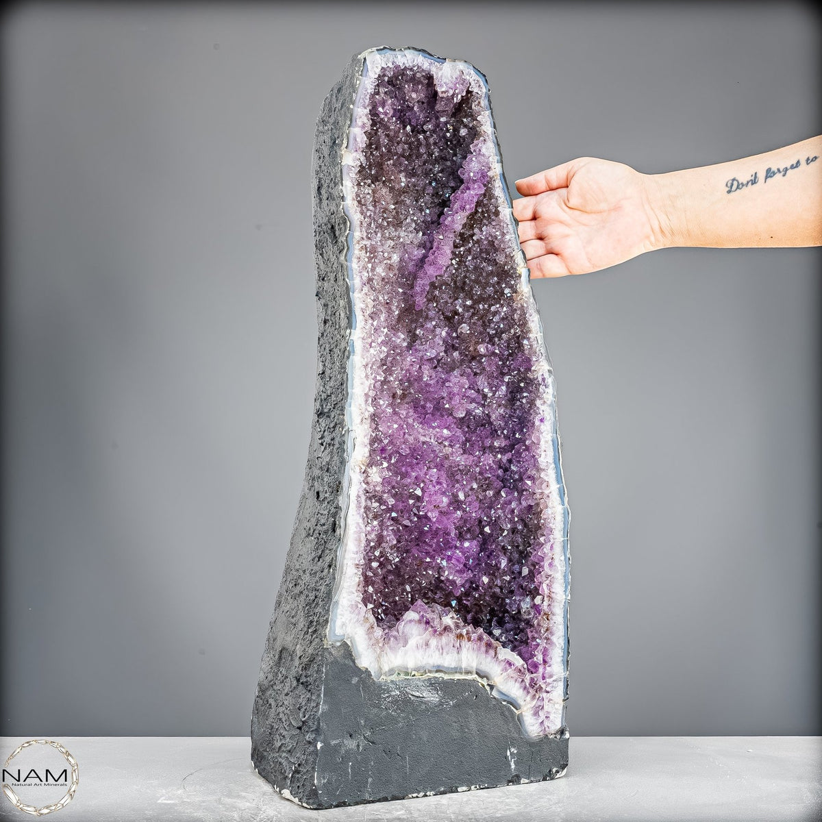 Amethyst-Druse–Naturkunst voller Kristallenergie- 25752,32g
