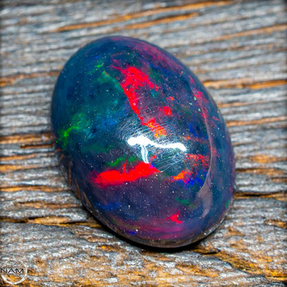 Großer AAA+ Schwarzer Opal Cabochon - 0,685g/3,425ct
