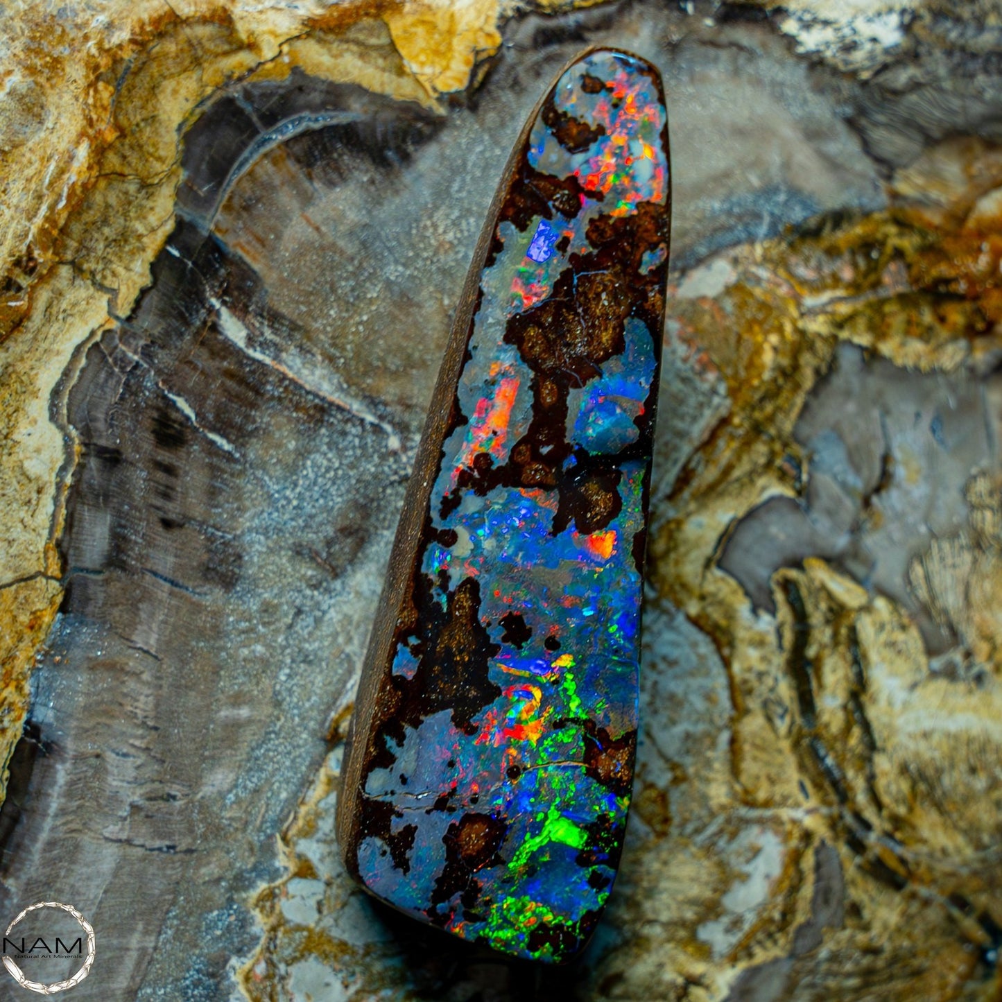 Natürlicher AAA+ Boulder Opal aus Australien Edelsteinqualität - 14,846g