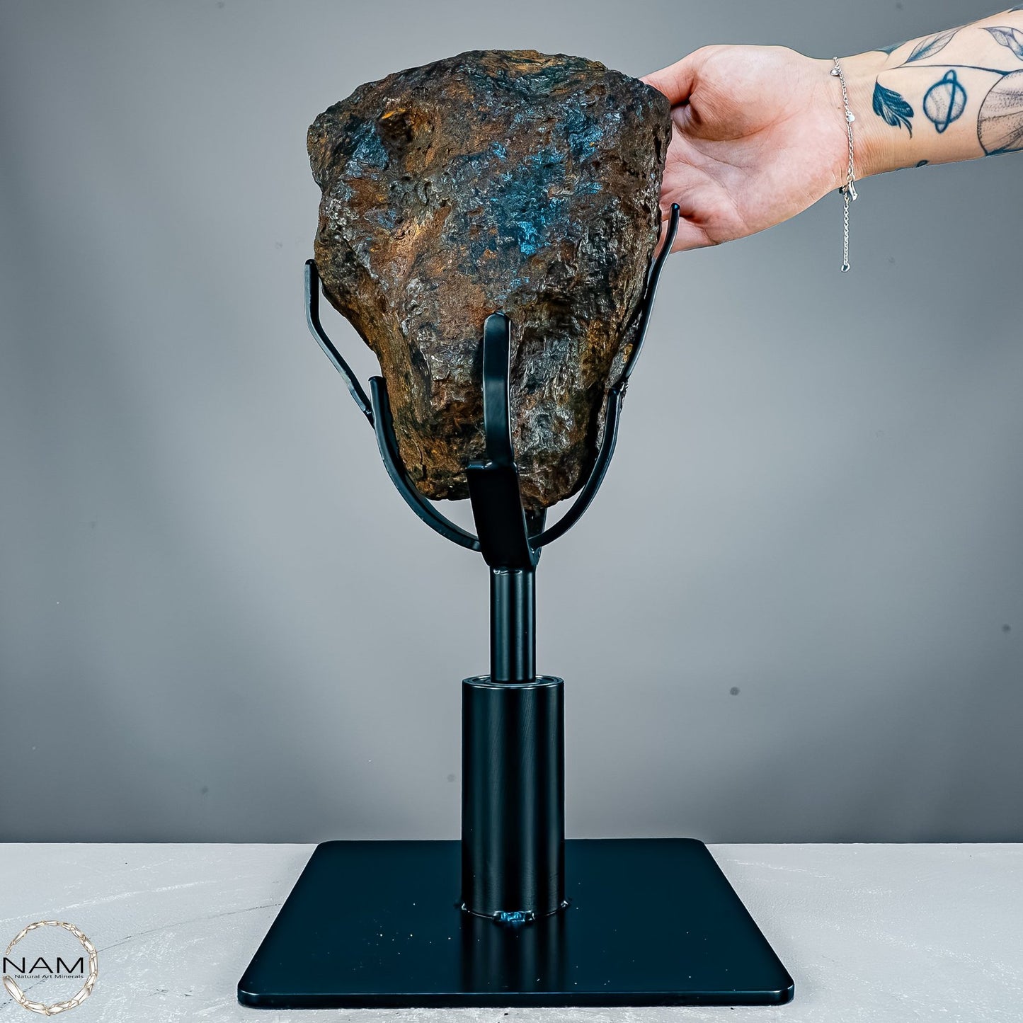 Campo del Cielo Eisenmeteorit auf Ständer, Argentinien - 15452,69 g