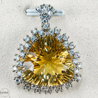 Citrin Anhänger aus 925er Silber Strahlende Eleganz 7,57g 37,85ct
