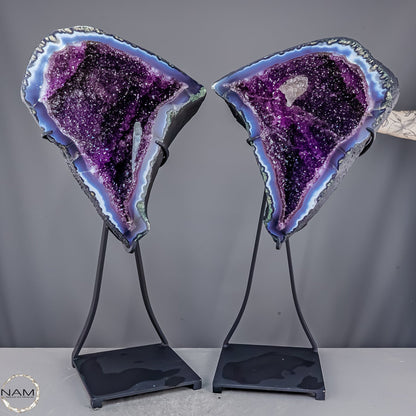 Natürliche Amethyst Drusen Flügel auf Standfuß -63612,61g