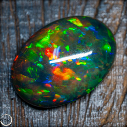 Großer AAA+ Schwarzer Opal Cabochon - 24.3 ct - 4.86 g