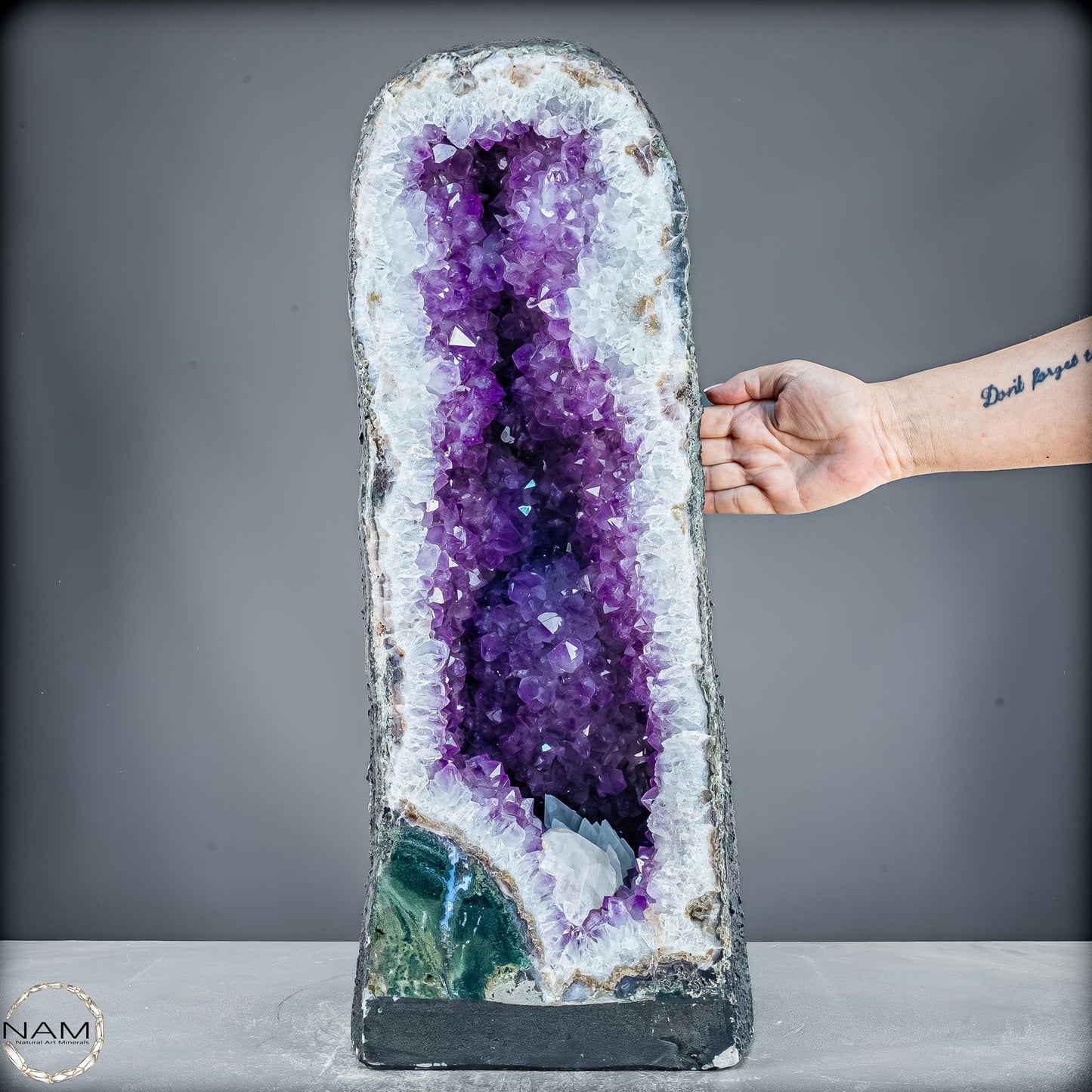 Amethyst-Druse–Naturkunst voller Kristallenergie- 40081,33g