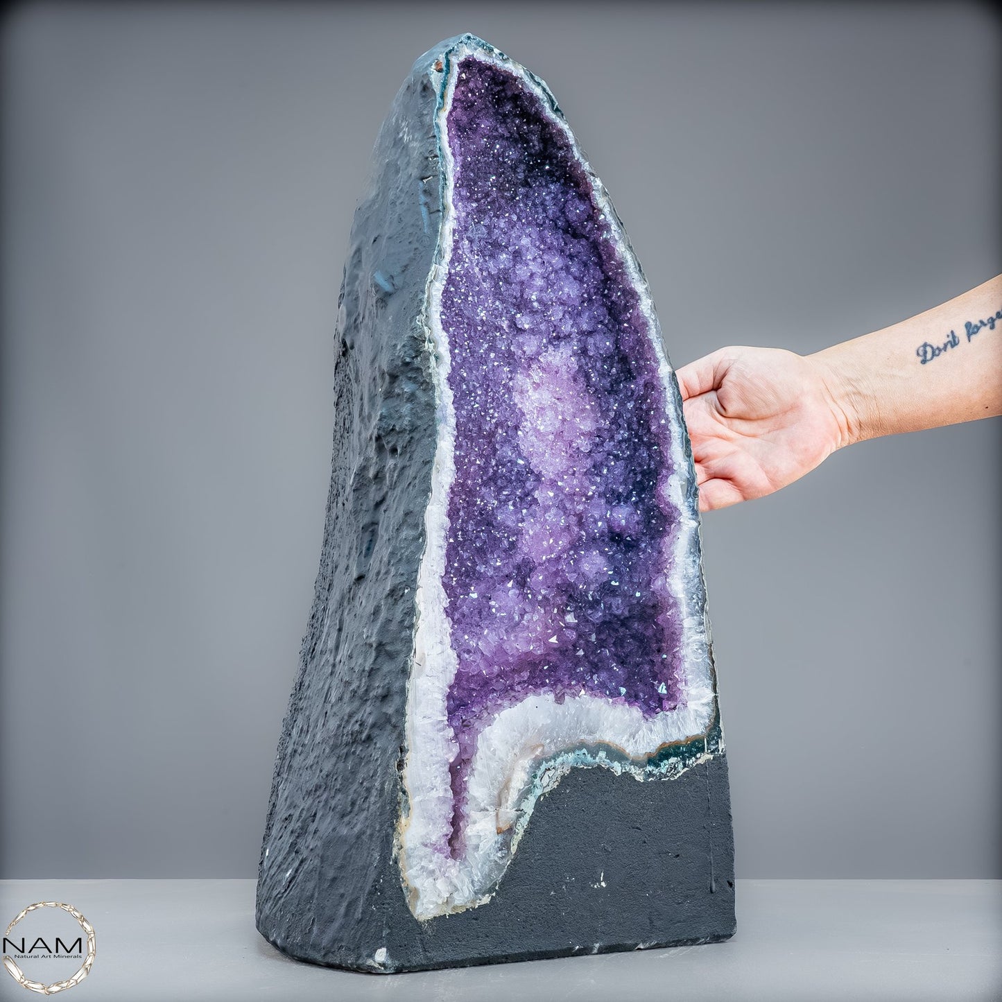 Natürliche Intensive Amethyst-Achat-Kristall Kathedrale/Druse - 20990,55g