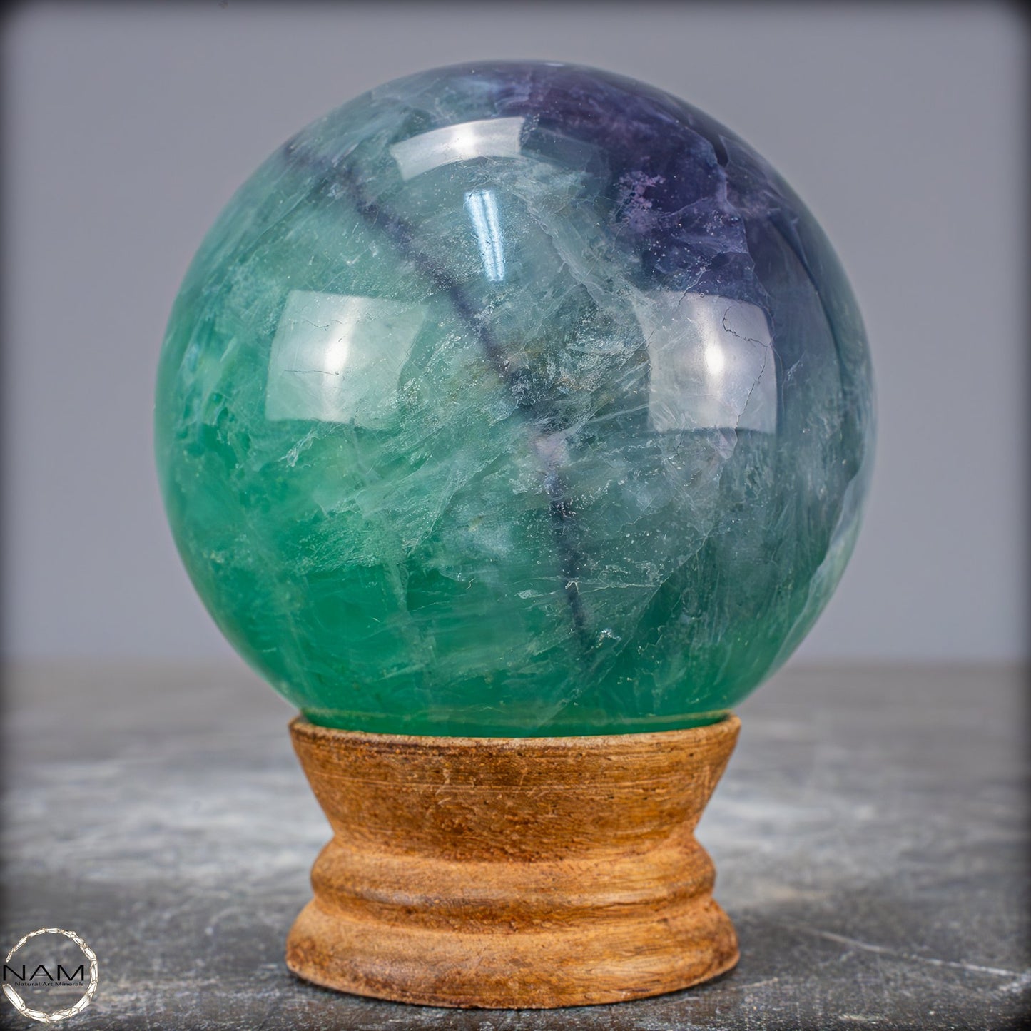 Natürliche Lila-Grüne Fluorit Kugel, China - 539,72g - 68,8mm