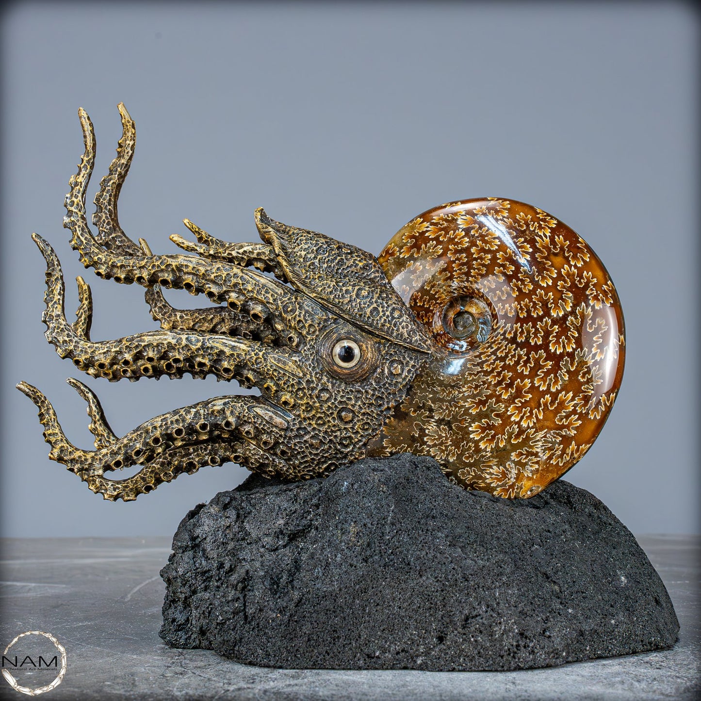 Natürlicher Ammonite verbunden mit Meisterhafter Kunst - 1079,22g