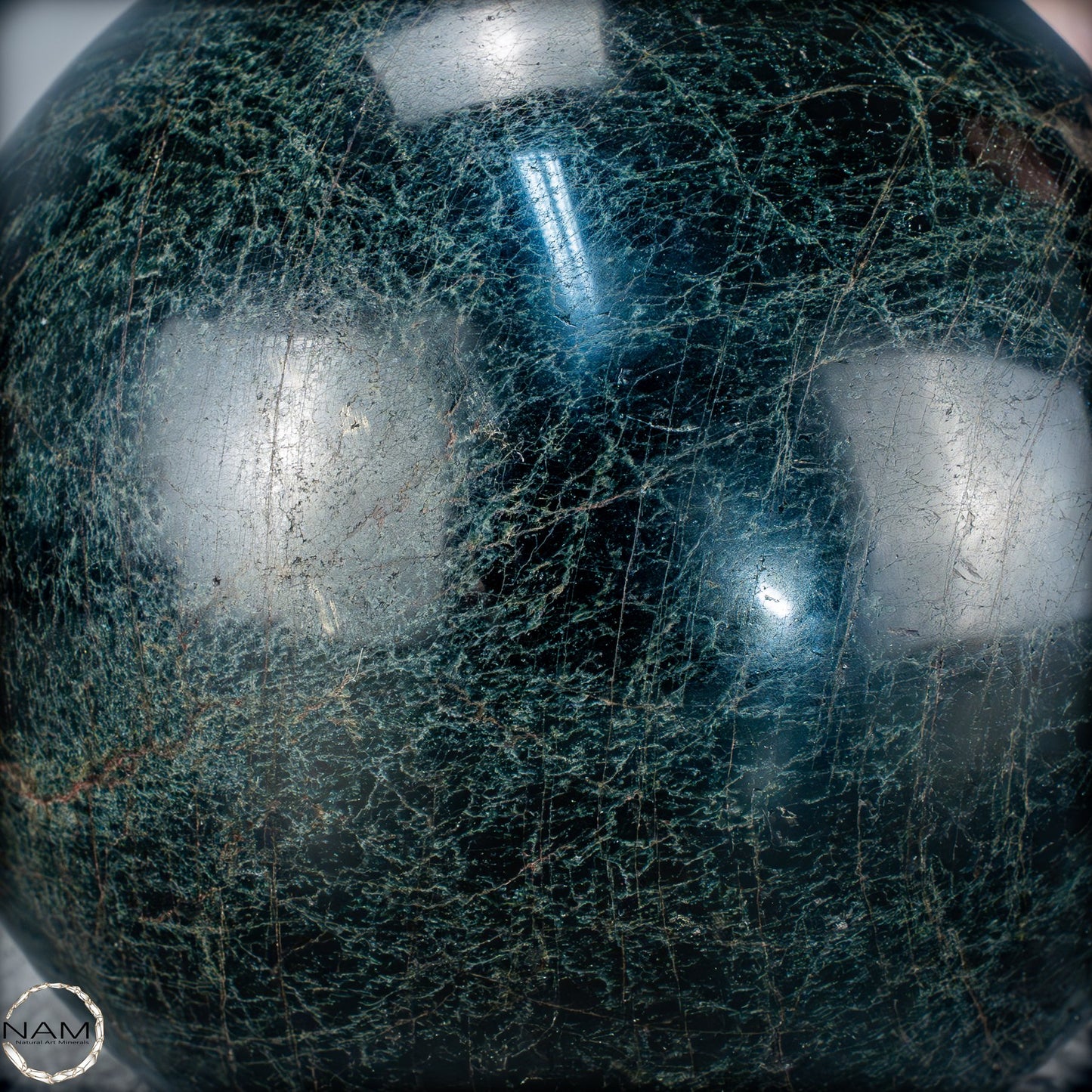 Grünschwarze Turmalin Kugel – Kraftvolle Eleganz der Natur - 9705,94g