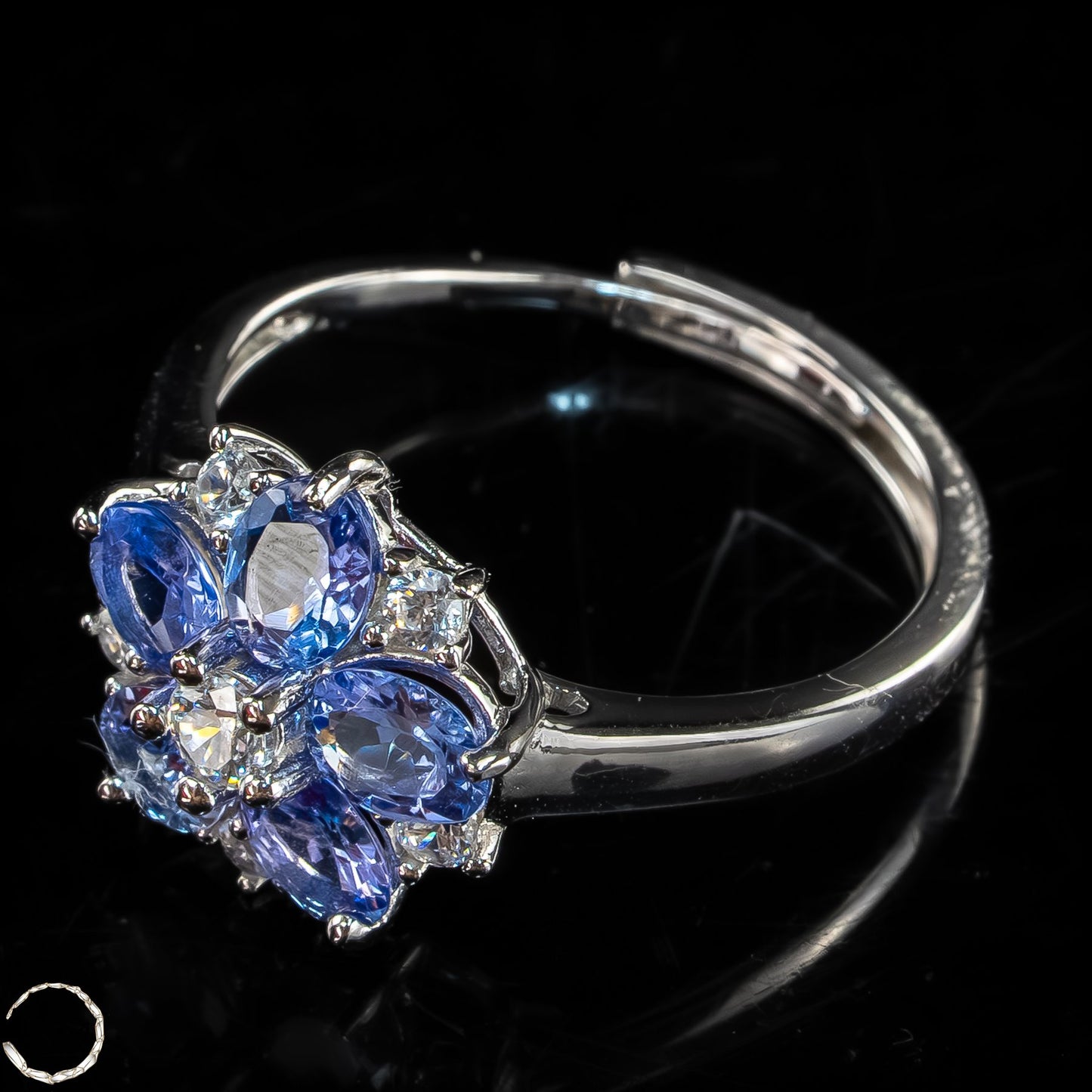 Strahlende Eleganz – Exklusiver Saphir-Ring aus 925er Silber - 2,66g 13,3ct