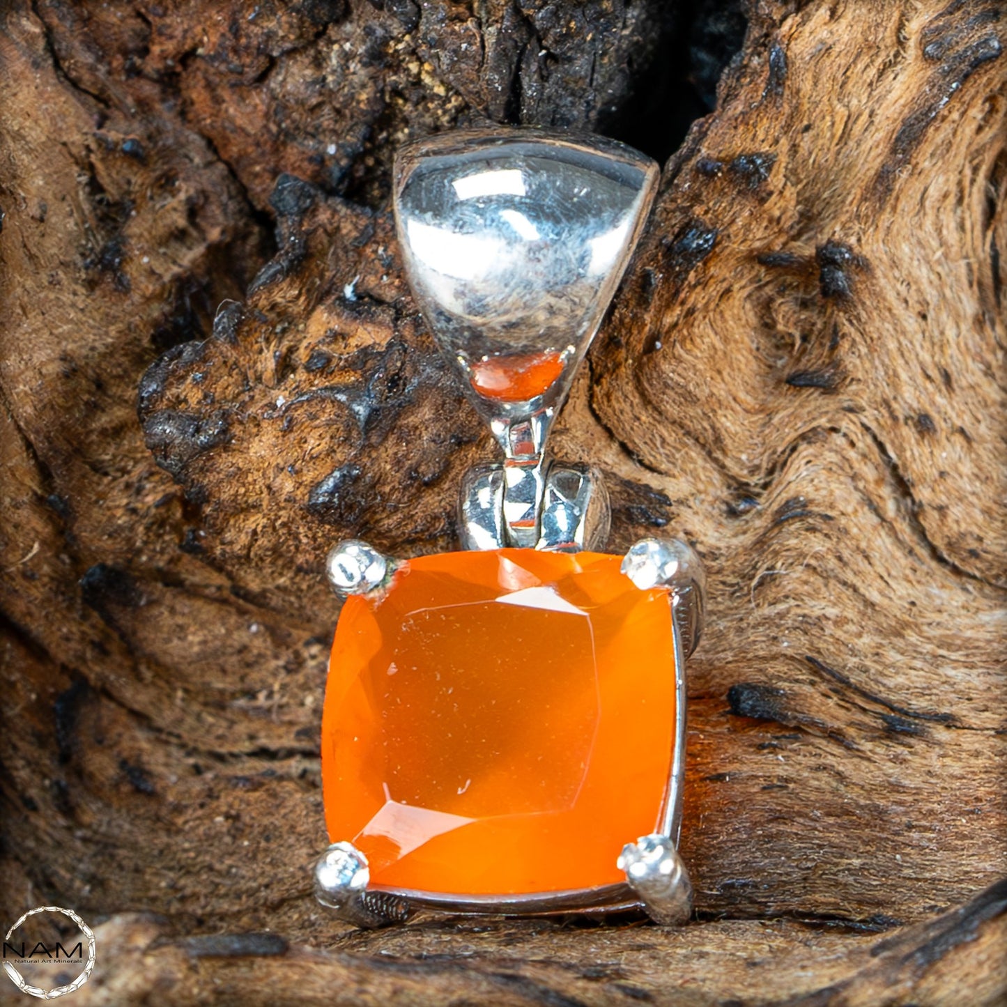 Seltener Mexikanischer Feueropal Anhänger - 2,34g
