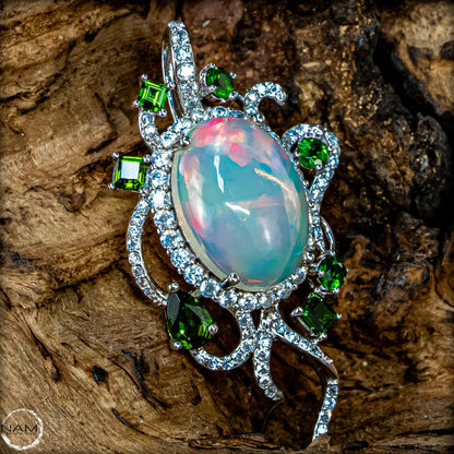 Welo-Opal-Anhänger mit Chromdiopsid 5,49g 27,45ct