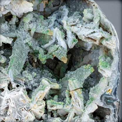 Ein Kunstwerk der Natur – Anhydrit, Prasiolith & Amethyst auf Achat – 17184,36g