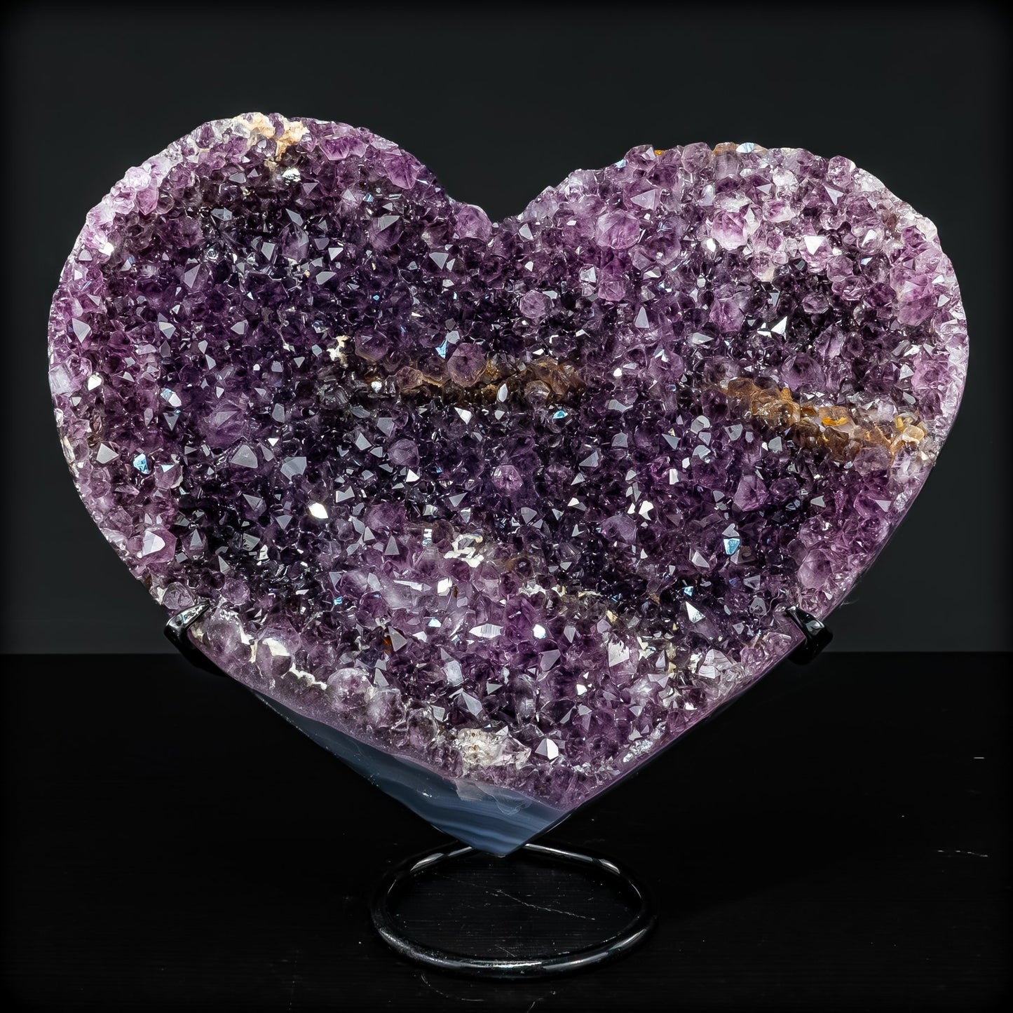 Natürlicher Amethyst-Herz Druse auf Ständer – 5640,61g