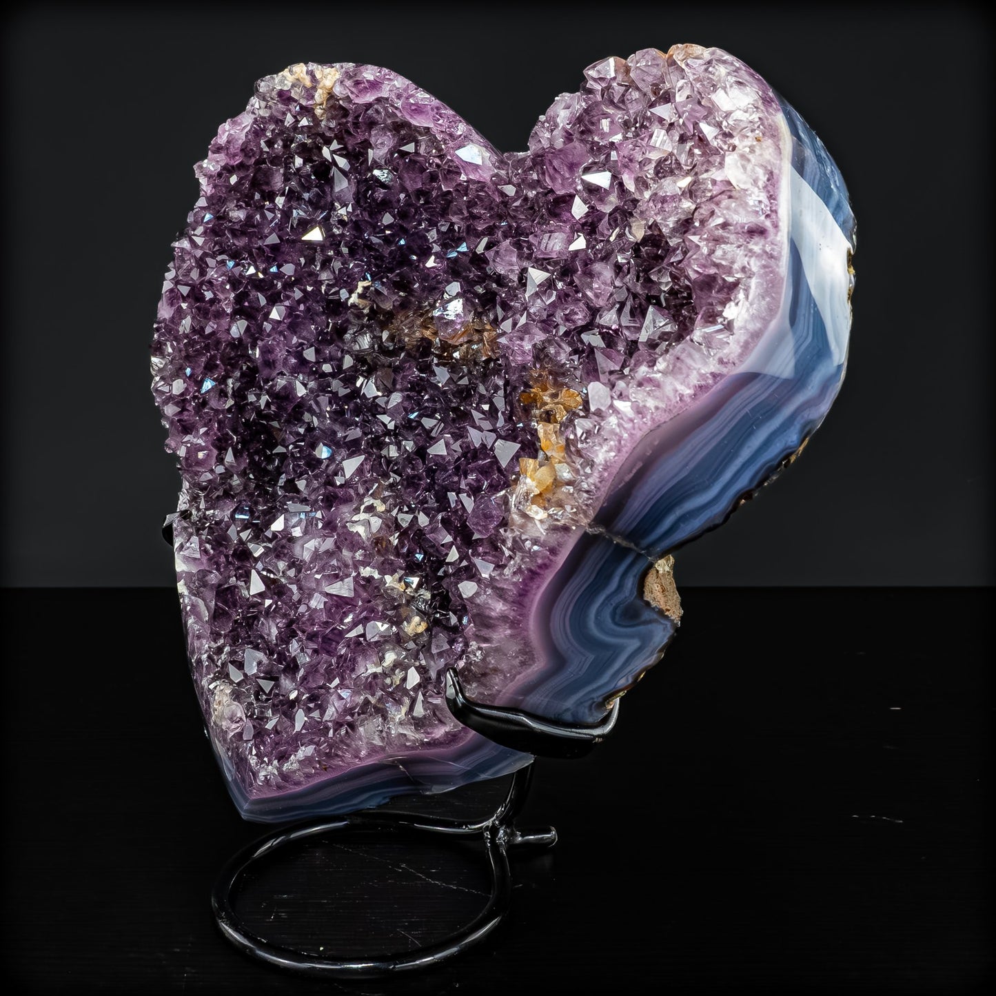 Natürlicher Amethyst-Herz Druse auf Ständer – 5640,61g