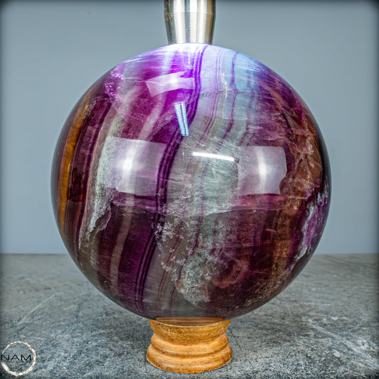 Regenbogen Fluorit – Elegante Naturkugel 3857,73g