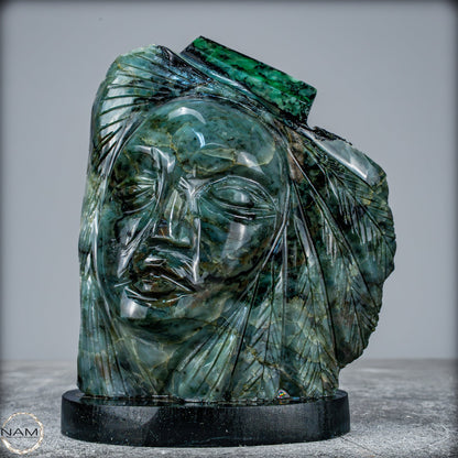 Smaragdfigur – Königliche Ausstrahlung in Stein- 1442,81g