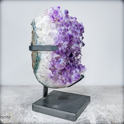 Exklusive Amethyst Druse auf elegantem Metallständer-13088,66g