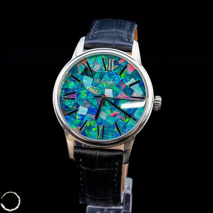 Opal Uhr mit Schweizer Uhrwerk – Ein Meisterwerk aus Zeit und Natur 214,6ct