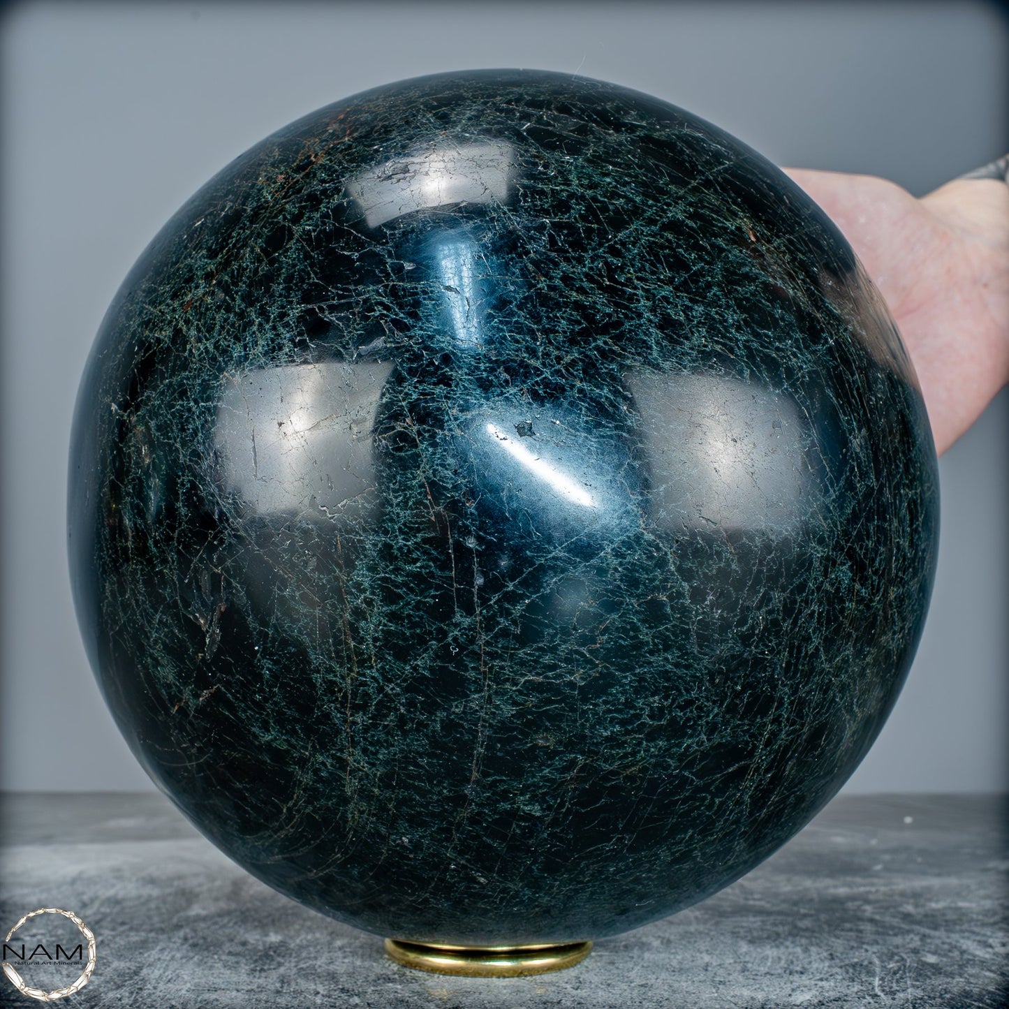 Grünschwarze Turmalin Kugel – Kraftvolle Eleganz der Natur - 9705,94g