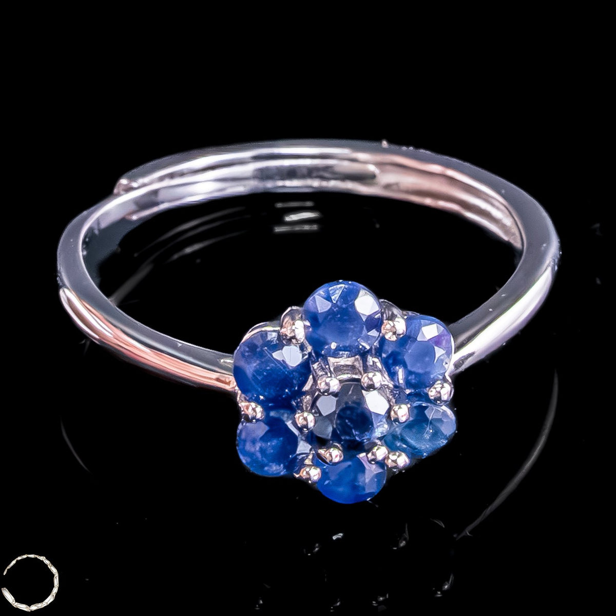 Strahlende Eleganz – Exklusiver Saphir-Ring aus 925er Silber - 1,17g 5,85ct