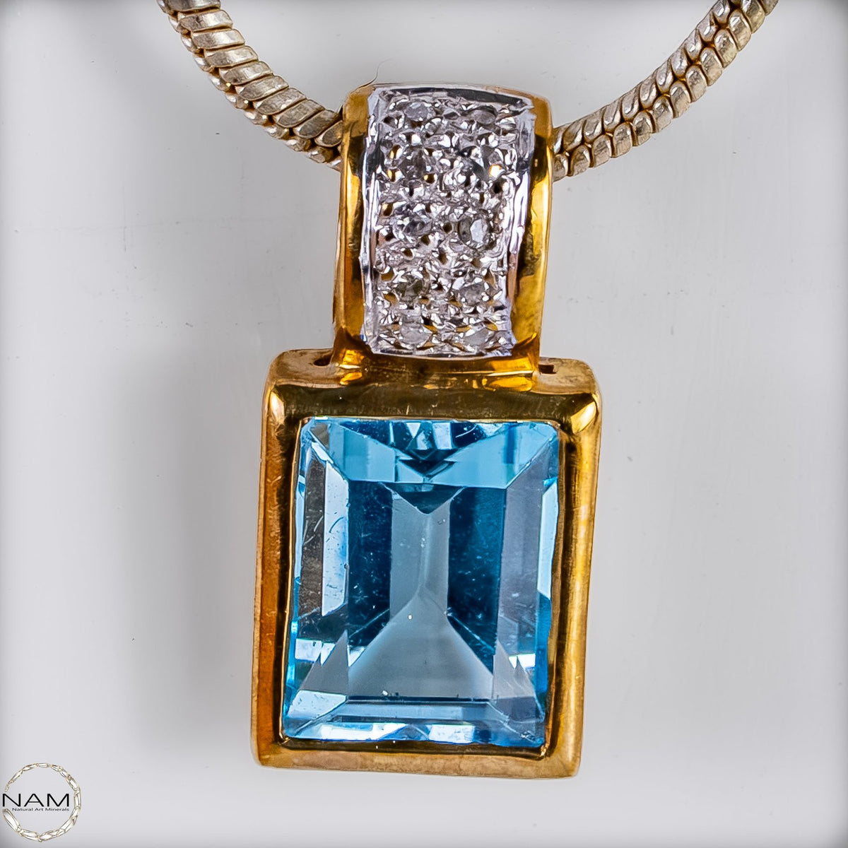 Aquamarin-Anhänger in 333er Gold 1,59g - 7,95ct