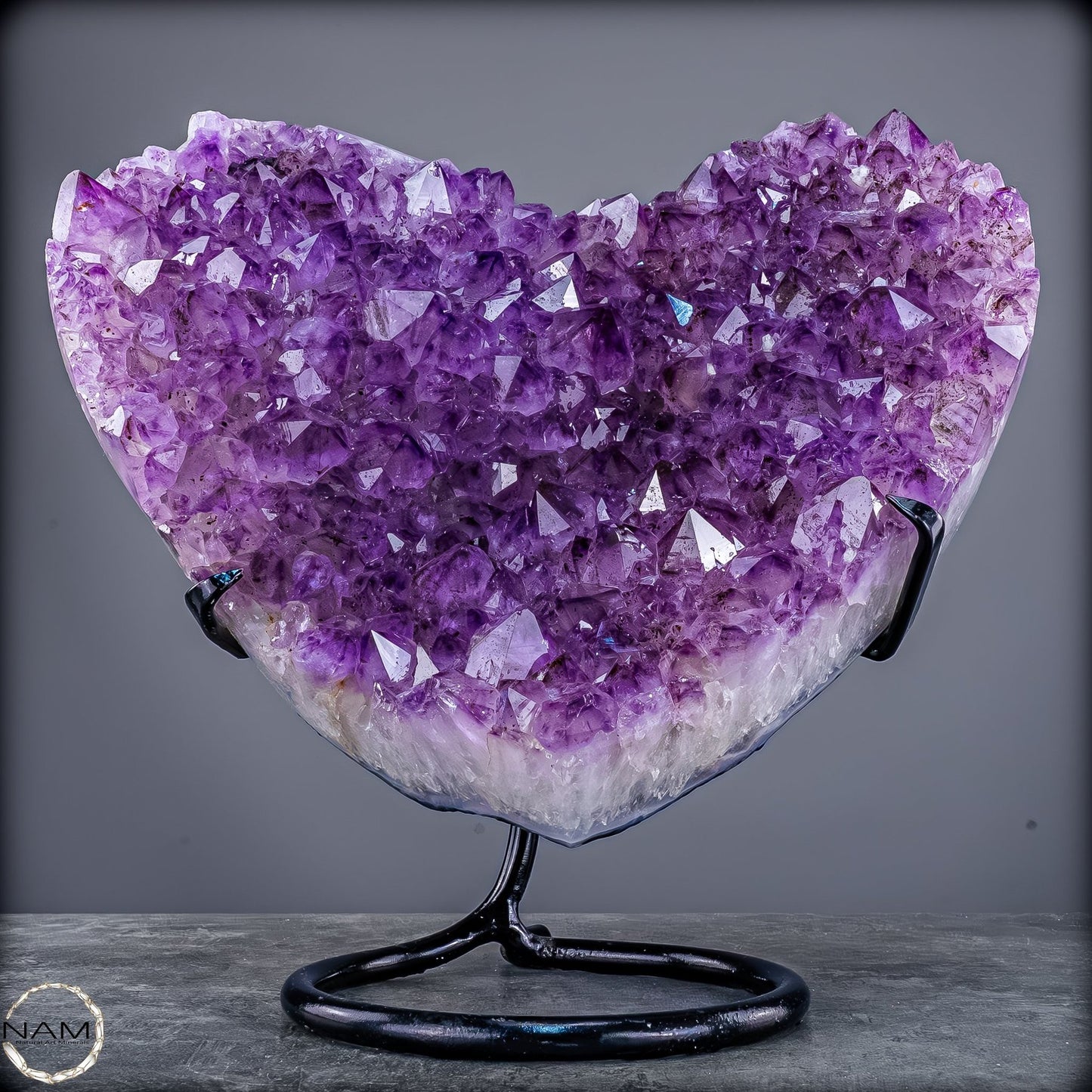 Natürlicher Amethyst-Herz Druse auf Ständer –7558,16g