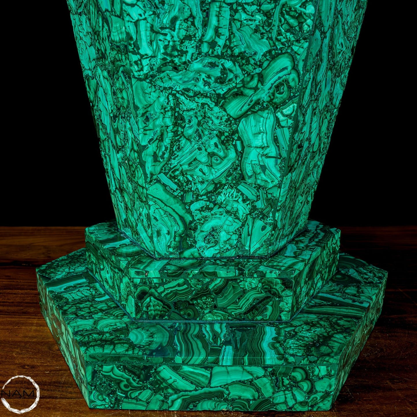 Sehr seltene große Malachit Vase aus dem Kongo – 15483,77g