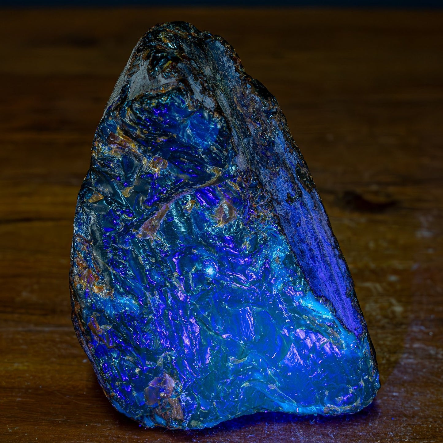 Naturlicher Blau-Roter Bernstein aus Indonesien - 370,58g