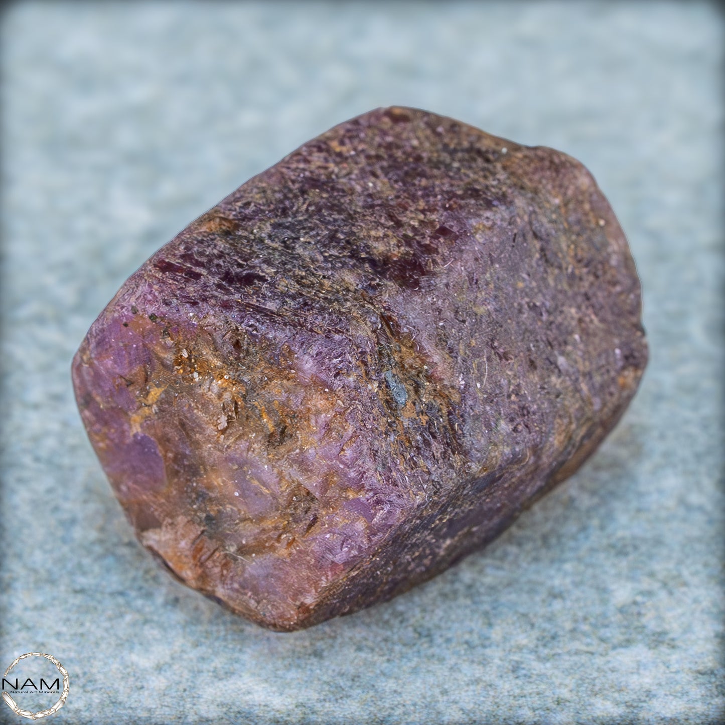 Seltener Padparadscha Farbener Saphirekristall aus Tansania - 13,56g - 67,80ct
