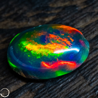 Großer Schwarzer Opal Cabochon -  0,51g - 2,55Ct