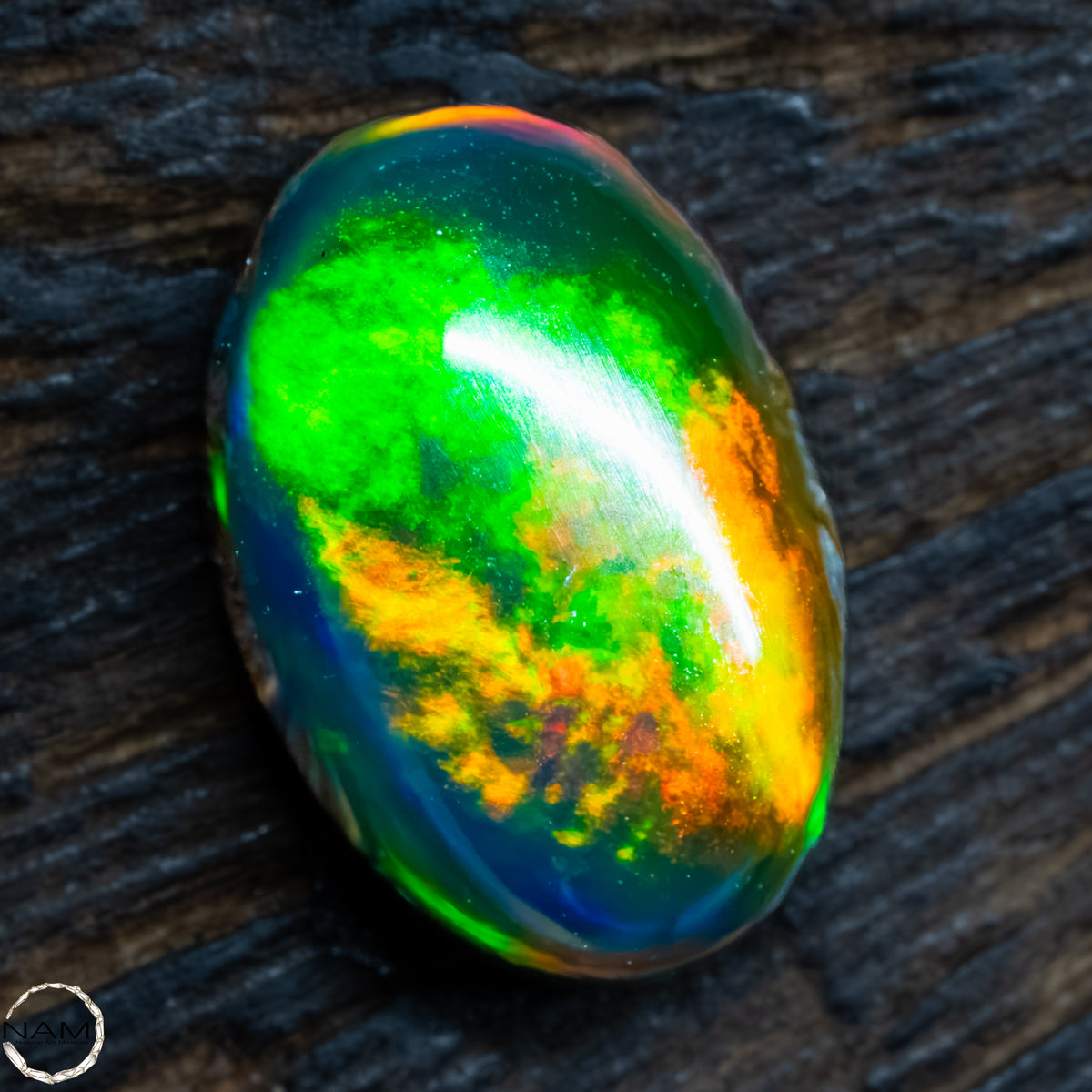 Großer Schwarzer Opal Cabochon -  0,51g - 2,55Ct