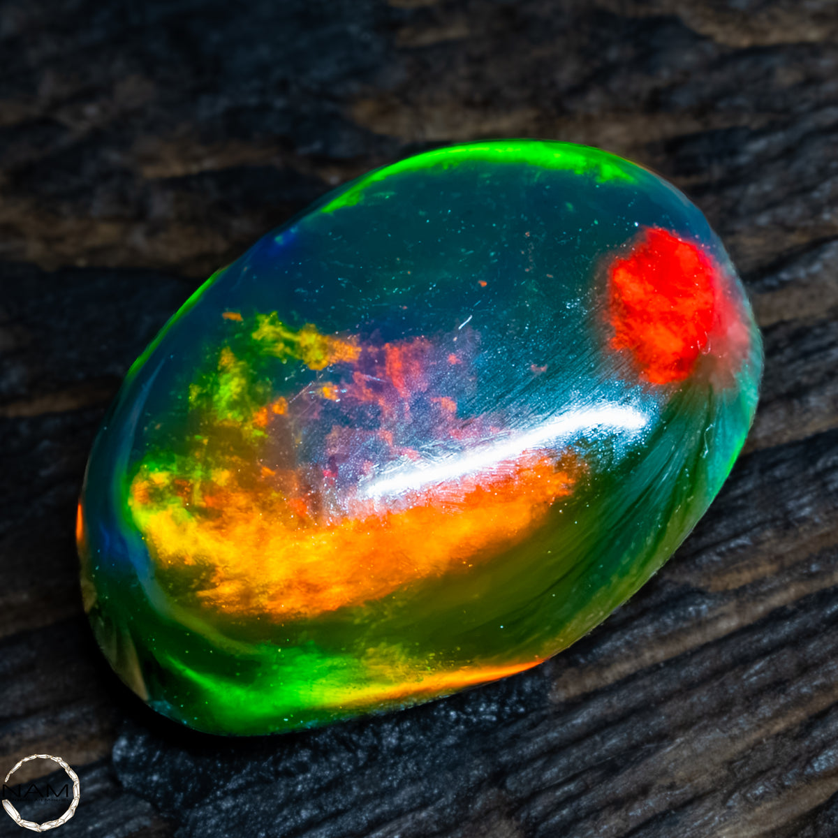 Großer Schwarzer Opal Cabochon -  0,51g - 2,55Ct