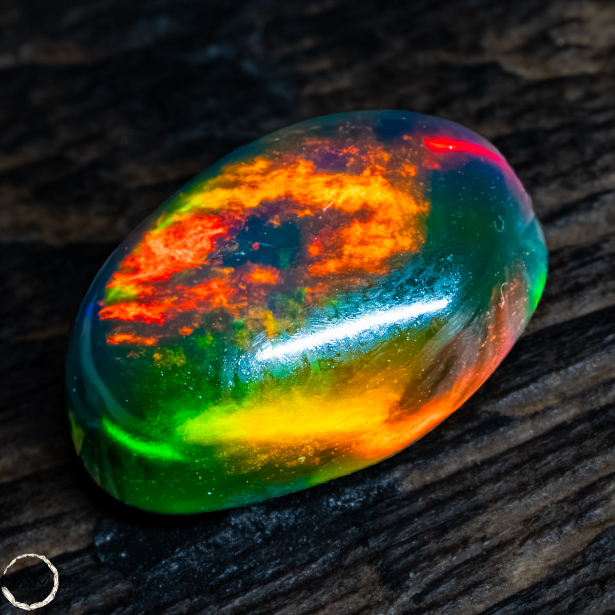 Großer Schwarzer Opal Cabochon -  0,51g - 2,55Ct