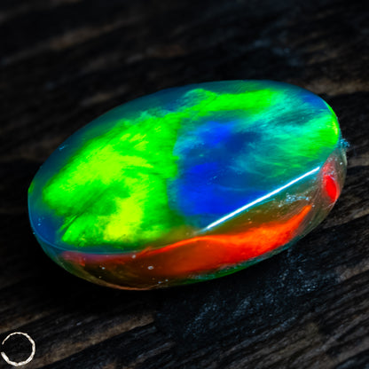 Großer Schwarzer Opal Cabochon -  0,51g - 2,55Ct