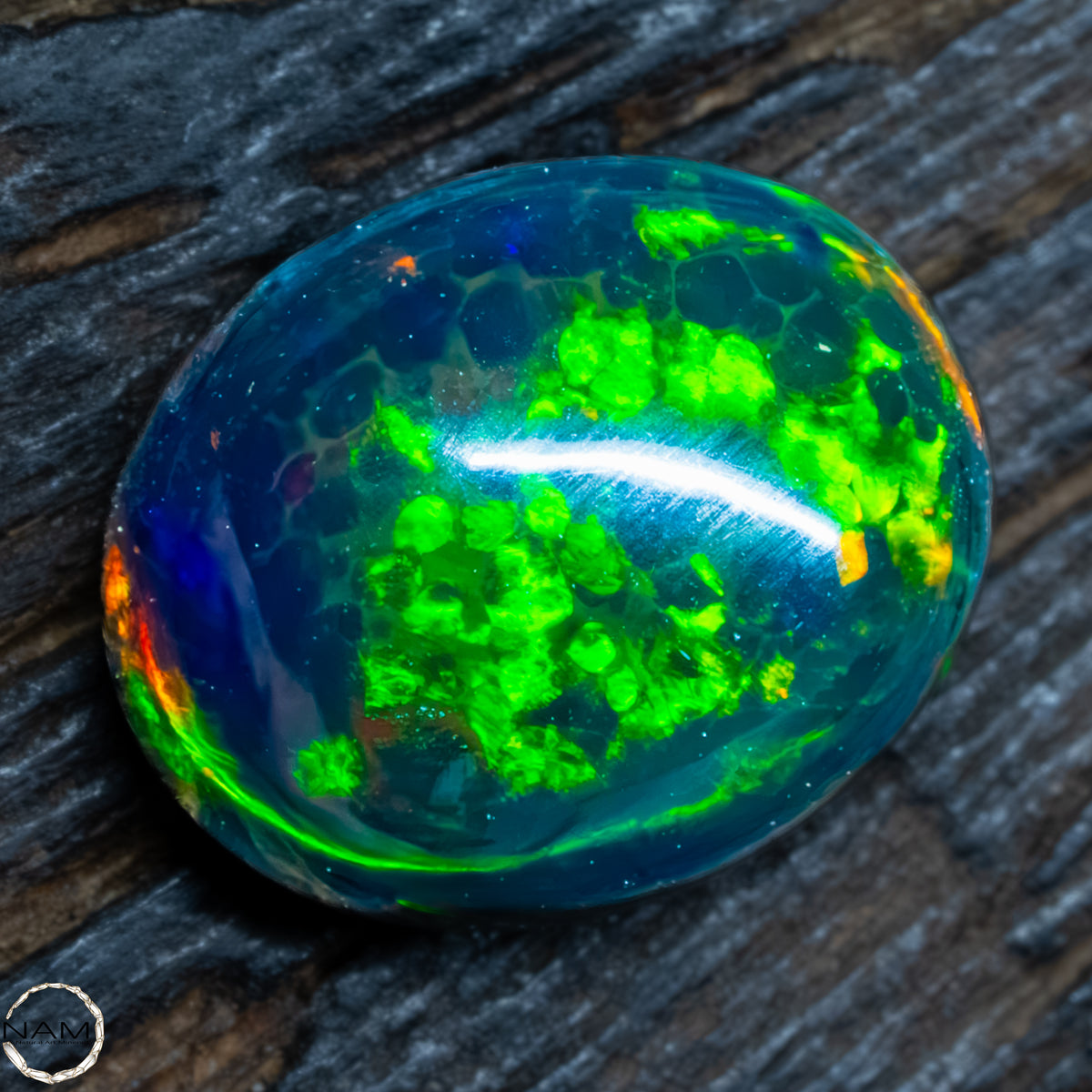 Großer Schwarzer Opal Cabochon -  0,32g -1,6Ct