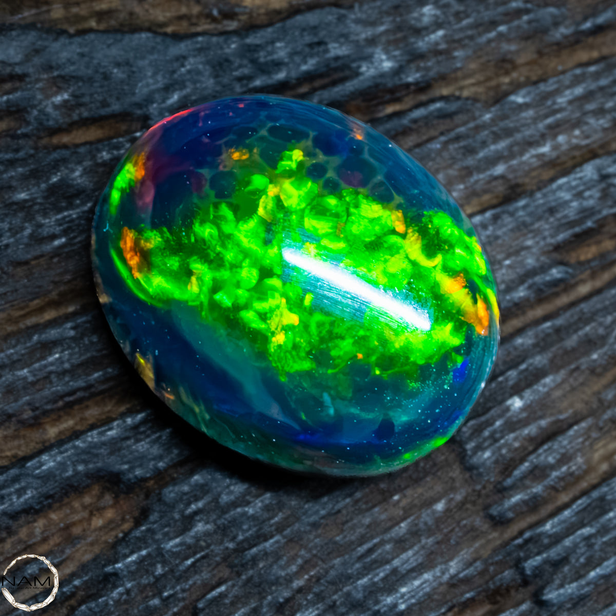 Großer Schwarzer Opal Cabochon -  0,32g -1,6Ct