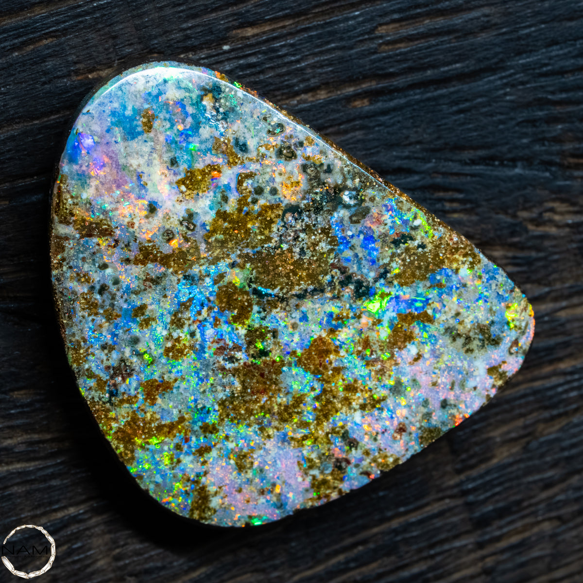 Natürlicher  Boulder Opal aus Australien Edelsteinqualität -  6,11g -30,55Ct
